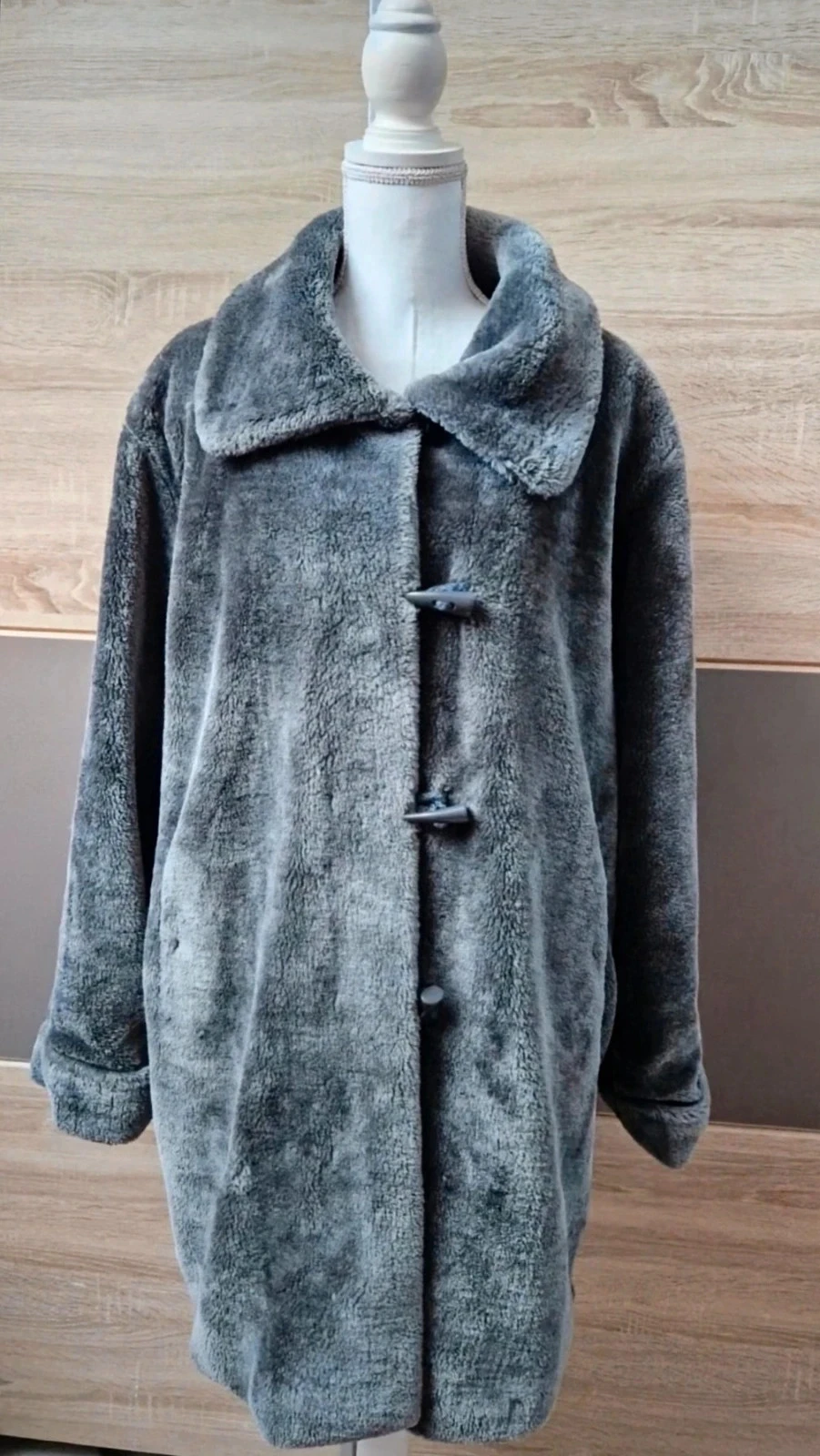 Manteau fausse fourrure